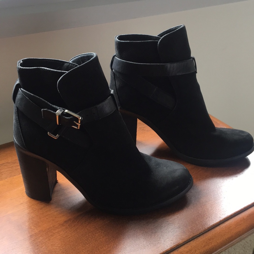 Black booties with side buckles - Picture 2 of 3